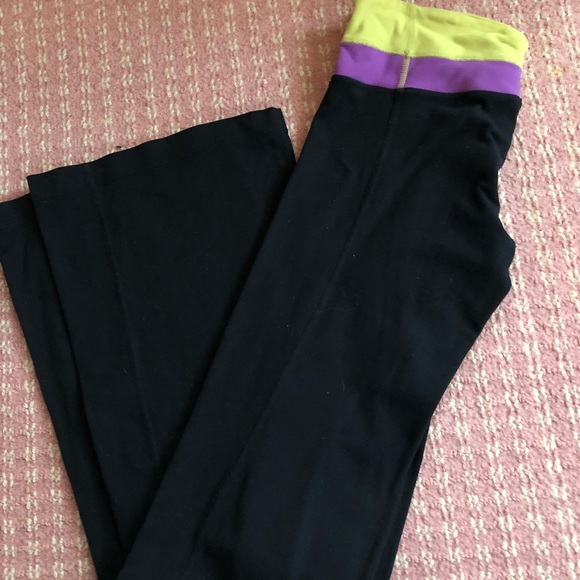 LULULEMON YOGA PANTS - Picture 2 of 2